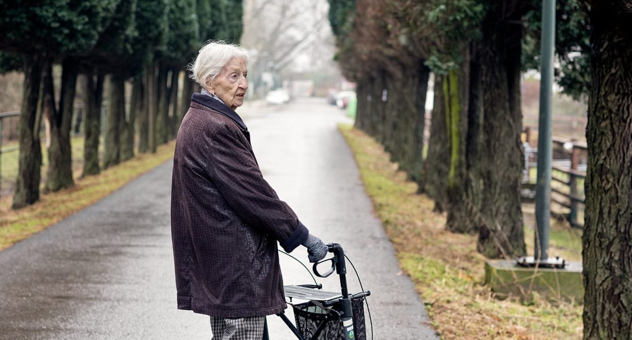How to Prevent Wandering in Dementia - liveinsolutions.co.uk